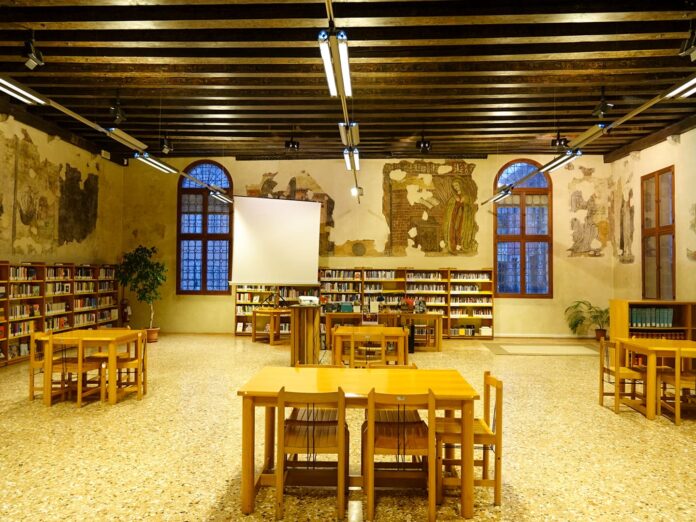 La biblioteca di San Tomà