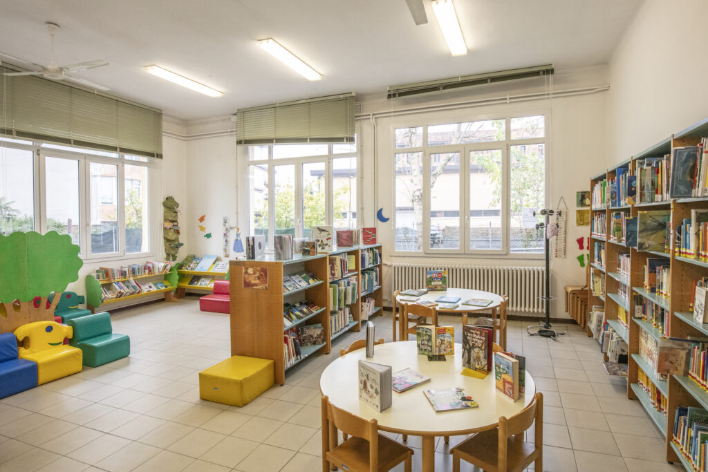 Una sala della biblioteca di Favaro Veneto
