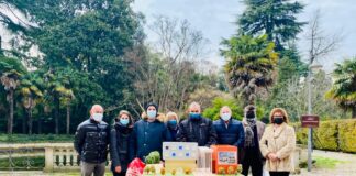 Donato a Benazzi e Rigoli il presepe creato dagli utenti del Servizio Integrazione Sociale