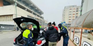 Spaccio di droga: arrestato il pusher, daspo urbano e multa anche per il cliente