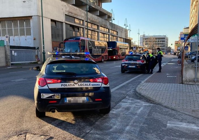 Polizia Locale di Venezia in azione a Mestre in zona stazione ferroviaria (foto di repertorio)
