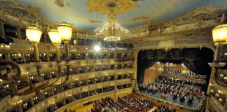 Riprende La Fenice per la Città Metropolitana Il Gran Teatro La Fenice di Venezia - foto di repertorio