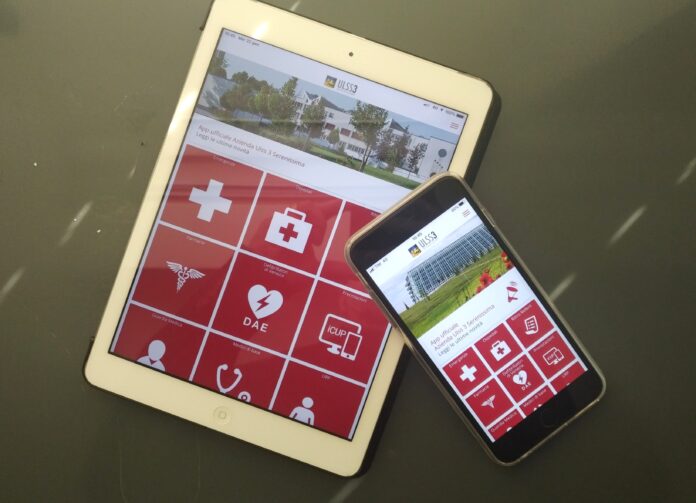 L'App dell'Ulss3 Serenissima su un tablet e uno smartphone