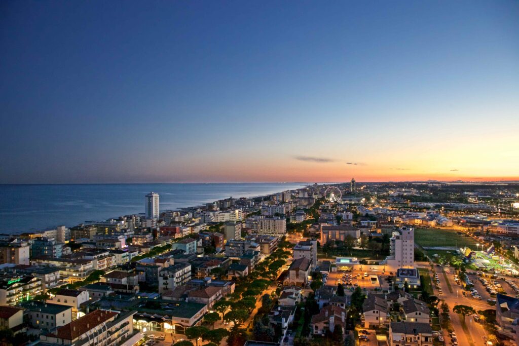 Una veduta di Jesolo di sera