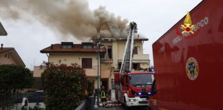 In fiamme il sottotetto di un’abitazione a Marghera