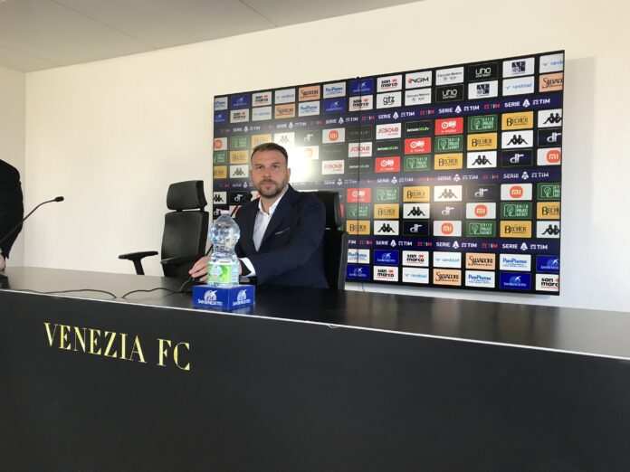 Mister Paolo Zanetti, allenatore del Venezia FC