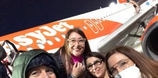 Quattro infermieri in volo salvano giovane dall’infarto Gli infermieri e la oss che hanno salvato la vita ad un passeggero in aereo