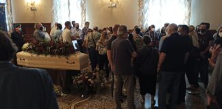 Il commiato del sindaco Andrea Cereser alla camera ardente in onore dell’ex sindaco Gianfranco Marcon