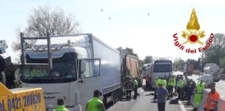 FOTONOTIZIA – Incidente in A4: deceduto un camionista