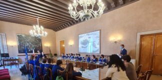 Zaia incontra gli alunni della scuola “Cerutti” di Murano: “Dovete parlare l’inglese come il veneto”