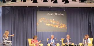 Pozza firma la carta di Cison di Valmarino