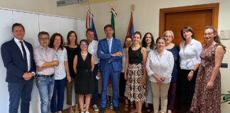 Giovanni Sallemi nuovo Direttore dell’unità SAP dell’Ulss4 Il dottor Sallemi con parte del proprio staff, con il direttore generale e con il direttore dei servizi socio sanitari Paola Paludetti