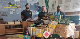 Sequestrati 113 kg di tabacco di contrabbando, arrestato un uomo Il tabacco estero di contrabbando sequestrato