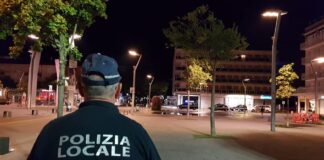 Spaccio, questua molesta e abusivi: finora emessi 30 Daspo a Jesolo Polizia Locale di Jesolo