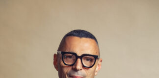 Alex Britti porta al Teatro Toniolo il suo “Tour sul divano” Alex Britti