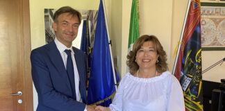 L’Unità Operativa Cure Primarie dell’Ulss 4 ha un nuovo Direttore: la Dottoressa Renne Il Direttore dell'Ulss 4 Mauro Filippi con la Dottoressa Raffaela Renne