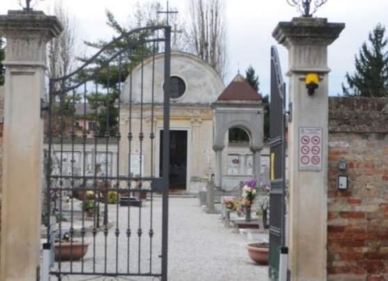 L’entrata del Cimitero di Gambarare
