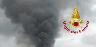 FOTONOTIZIA – Incendio a Cavarzere, colonna di fumo visibile da chilometri di distanza Incendio a Cavarzere