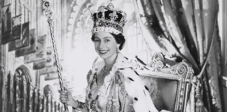 Addio alla Regina Elisabetta, Carlo al trono