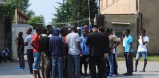 Oderzo, divampa la protesta all’ex Zanusso: 30 pakistani occupano la Provinciale