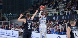 Basket, Dolomiti Energia Trento-NutriBullet Treviso 66-57 Dolomiti Energia Trento-Nutribullet Treviso - foto: Sergio Mazza/Ciamillo