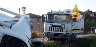 FOTONOTIZIA – Incidente stradale a Torre di Mosto: due morti, grave un minorenne I mezzi incidentali sulla SP 57 a Torre di Mosto