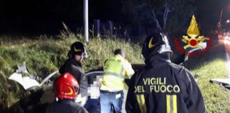 FOTONOTIZIA – Auto finisce in un canale: ferita la conducente I soccorsi alla conducente rimasta ferita