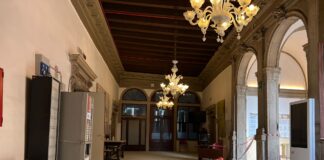 FOTONOTIZIA – Vandali a palazzo Collalto, sede dell’Istituto Fermi di Venezia Atti vandalici all'Istituto Fermi di Venezia