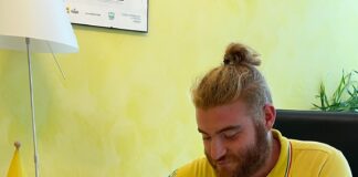 #NoCiboSintetico: gli Under 30 di Coldiretti danno il via alla raccolta firme Davide Montino firma la petizione contro il cibo sintetico