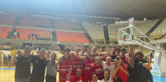 Basket: la Gemini Mestre vince 87-74 a Reggio Calabria La Gemini Basket Mestre festeggia la vittora a Reggio Calabria - foto: Ufficio stampa Gemini Basket Mestre