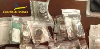 Contrabbando di orologi e frode fiscale: eseguito sequestro per quasi 1 milione e 500 mila euro Gli orologi di illecita importazione