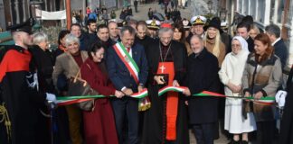 FOTONOTIZIA – Festa della Madonna della Salute, inaugurato oggi il ponte votivo Il taglio del nastro sul Ponte Votivo