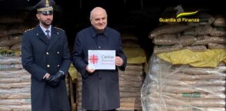 La Guardia di Finanza di Venezia dona 240 quintali di Pellet alla Caritas di Chioggia La Guardia di Finanza dona il pellet alla Caritas di Chioggia
