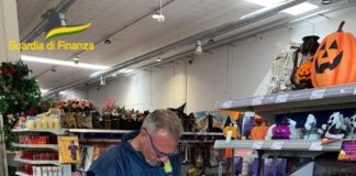 La Guardia di Finanza sequestra oltre 200mila articoli non sicuri La Guardia di Finanza sequestra gli articoli non sicuri