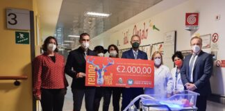 Una coperta di luce per i neonati dell’Angelo La consegna dell'assegno all'Ospedale dell'Angelo