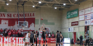 Gemini, serata tutta no Gemini Basket Mestre- Petrarca Padova, palla a due - foto notizieplus.it