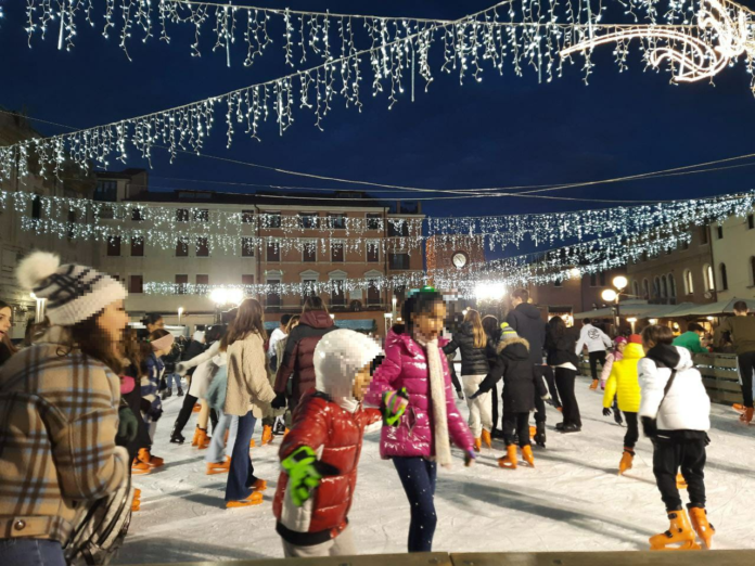 Pista di ghiaccio a Mestre - Natale 2022