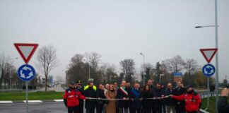 Viabilità, inaugurati a Salettuol di Maserada rotatoria e percorso pedonale