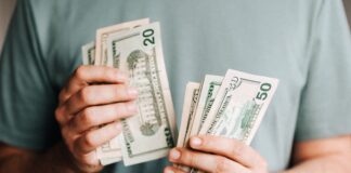 Stipendi in discesa: calo del 10% in 13 anni