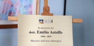 A Jesolo la targa in ricordo del dottor Astolfo La targa in memoria del Dottor Emilio Astolfo