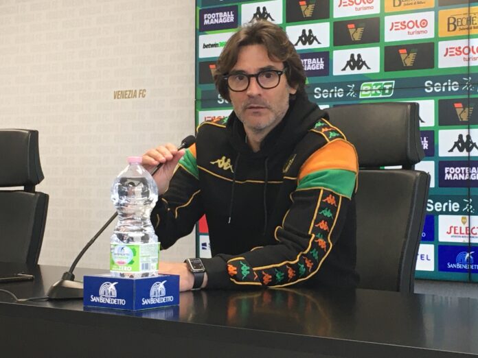 Mister Paolo Vanoli, allenatore del Venezia FC, in conferenza stampa al Penzo - foto notizieplus