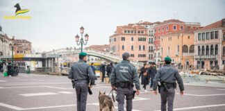 2 kg di marijuana e hashish in casa: arrestato La Guardia di Finanza a Venezia