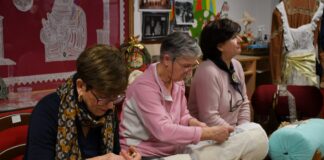 Ecco le merlettaie dell’Associazione Murazzo Le merlettaie al lavoro