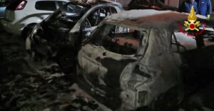 I veicoli andati in fiamme a San Donà di Piave