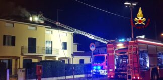 Noventa di Piave, a fuoco una canna fumaria I Vigili del Fuoco mentre domani l'incendio alla canna fumaria