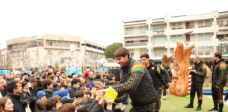 Il Venezia FC incontra i tifosi a Jesolo I giocatori del Venezia FC firmano autografi a Jesolo