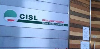 Atto vandalico dei No-Vax sulla sede trevigiana della CISL