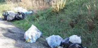 Chioggia, 318 multe per abbandono di rifiuti rifiuti abbandonati (foto di archivio)