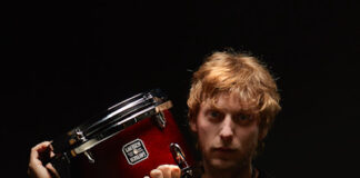 Phil Mer, uno dei batteristi e polistrumentisti più richiesti, a Jesolo in esclusiva per il Veneto Phil Mer