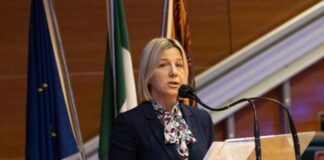 L’endometriosi si spiega in classe: nuovo progetto della Regione per le scuole